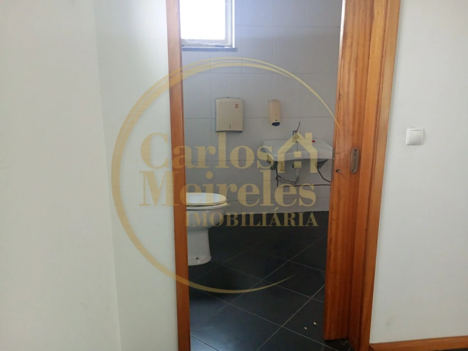 Loja para Venda em Aborim Foto 5