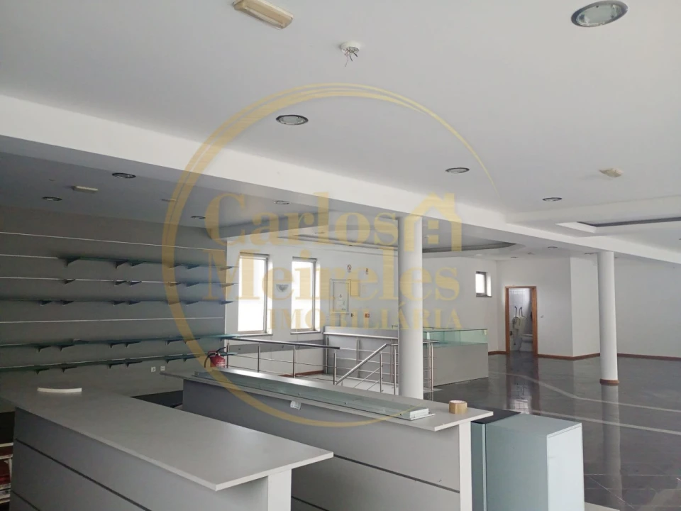 Loja para Venda em Aborim Foto 7