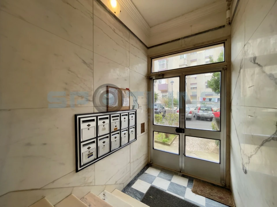 Apartamento T2 para Venda em Póvoa de Santo Adrião e Olival Basto Foto 5