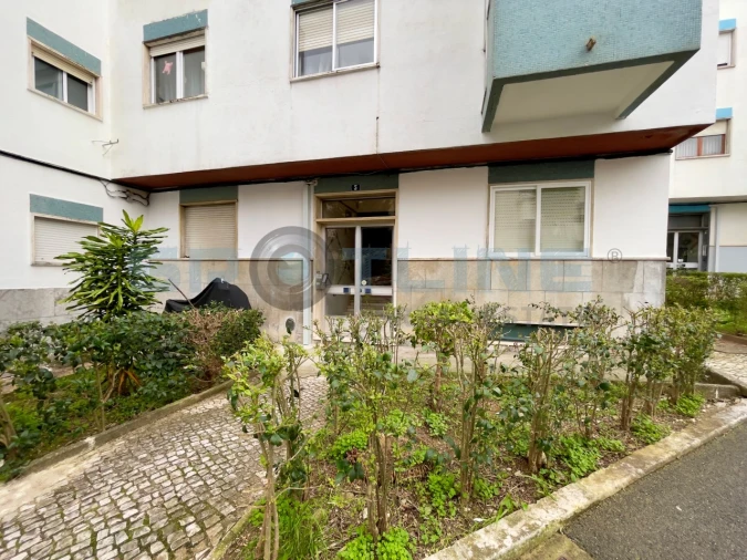 Apartamento T2 para Venda em Póvoa de Santo Adrião e Olival Basto Foto 1