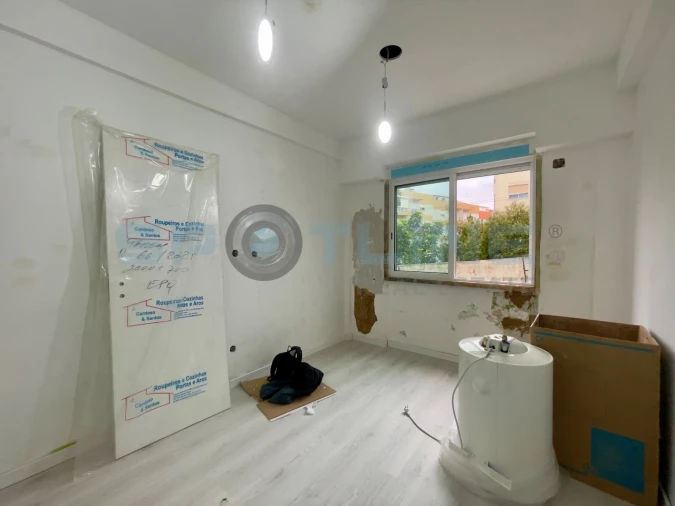 Apartamento T2 para Venda em Póvoa de Santo Adrião e Olival Basto Foto 25