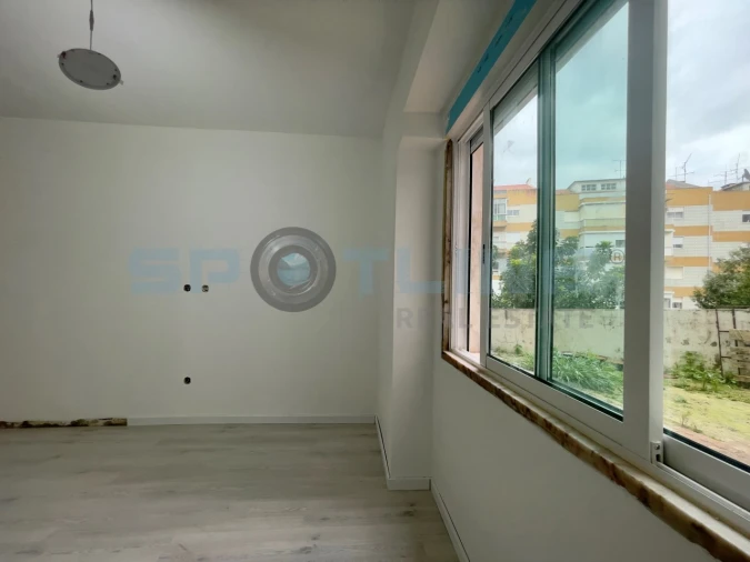 Apartamento T2 para Venda em Póvoa de Santo Adrião e Olival Basto Foto 34