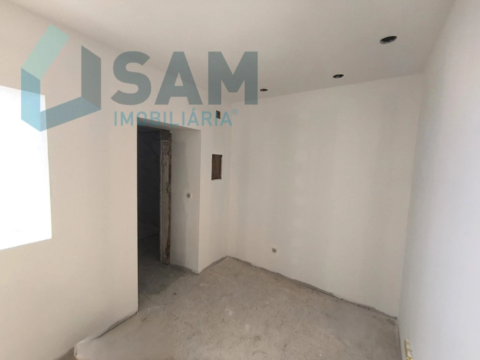 Moradia T2 para Venda em Roliça Foto 13