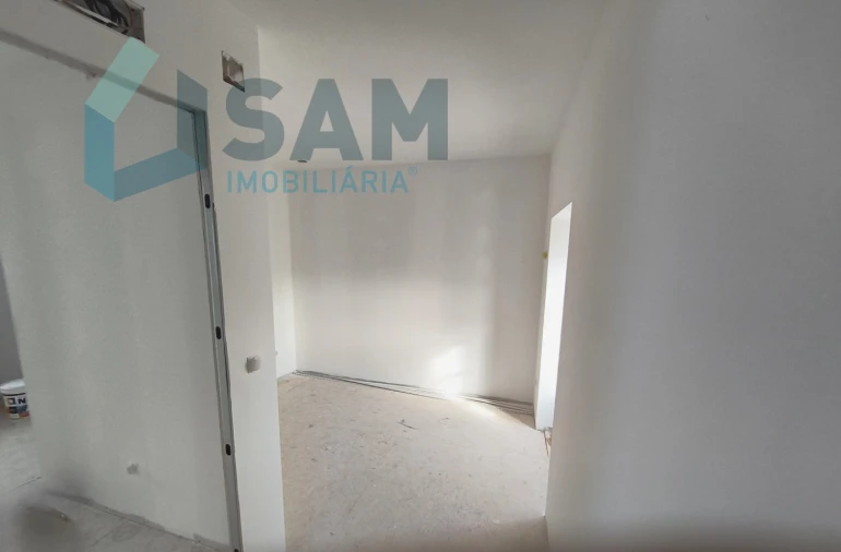 Moradia T2 para Venda em Roliça Foto 18