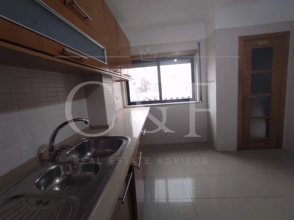 Apartamento T3 para Venda em Rio de Mouro Foto 11