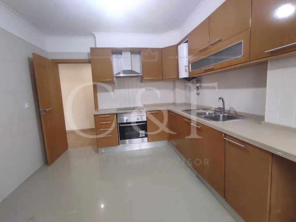 Apartamento T3 para Venda em Rio de Mouro Foto 8