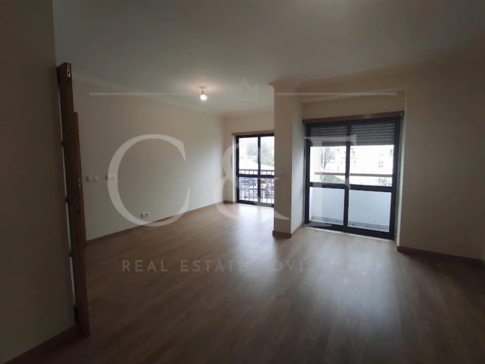 Apartamento T3 para Venda em Rio de Mouro Foto 3