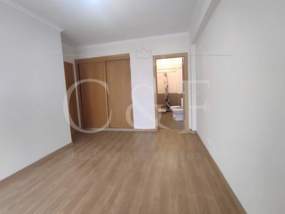 Apartamento T3 para Venda em Rio de Mouro Foto 16