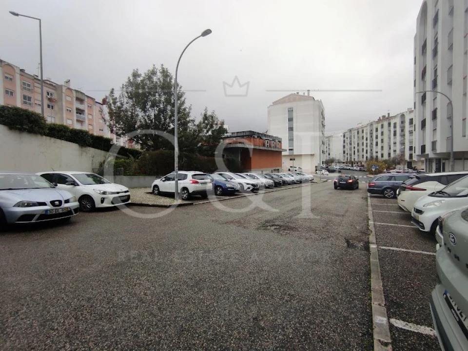 Apartamento T3 para Venda em Rio de Mouro Foto 36