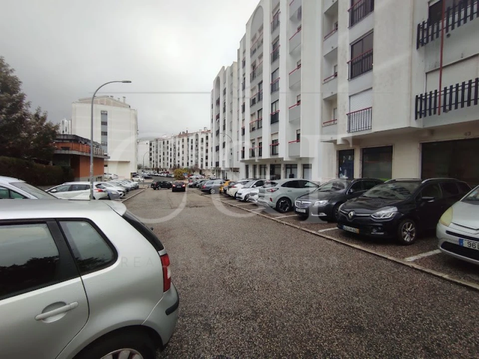 Apartamento T3 para Venda em Rio de Mouro Foto 38