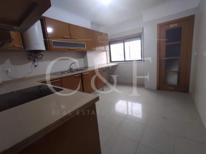 Apartamento T3 para Venda em Rio de Mouro Foto 12