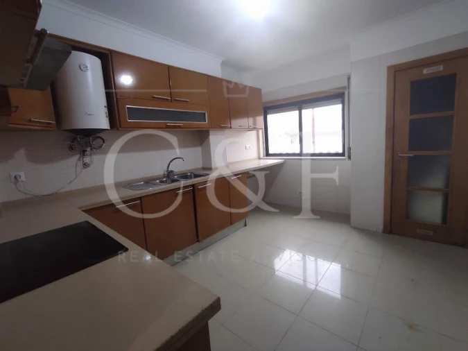 Apartamento T3 para Venda em Rio de Mouro Foto 13