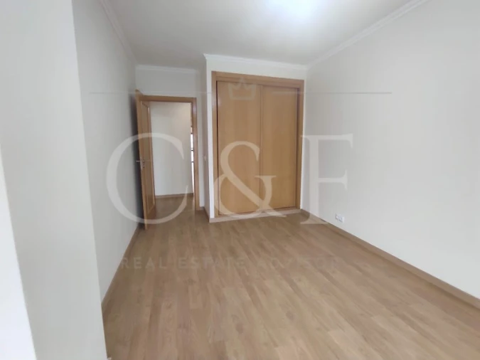 Apartamento T3 para Venda em Rio de Mouro Foto 21