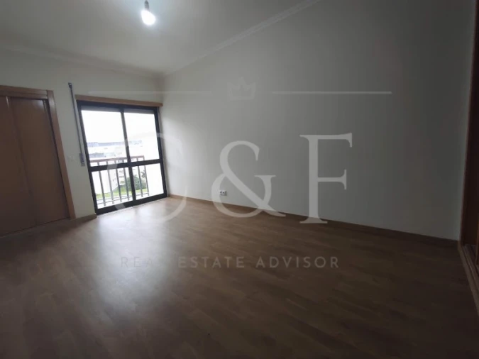 Apartamento T3 para Venda em Rio de Mouro Foto 32