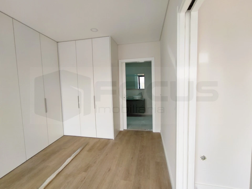 Moradia T4 para Venda em Gafanha da Encarnação Foto 23
