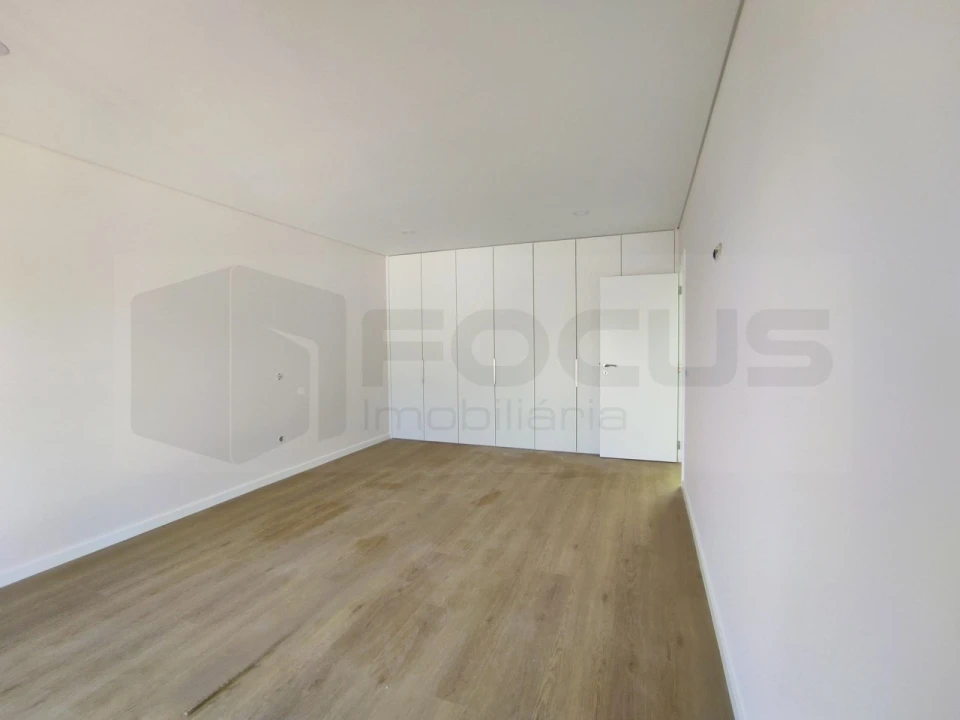 Moradia T4 para Venda em Gafanha da Encarnação Foto 28