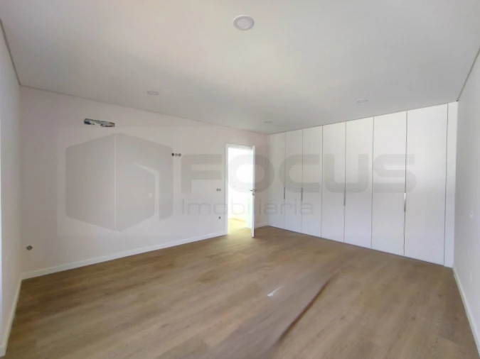 Moradia T4 para Venda em Gafanha da Encarnação Foto 26