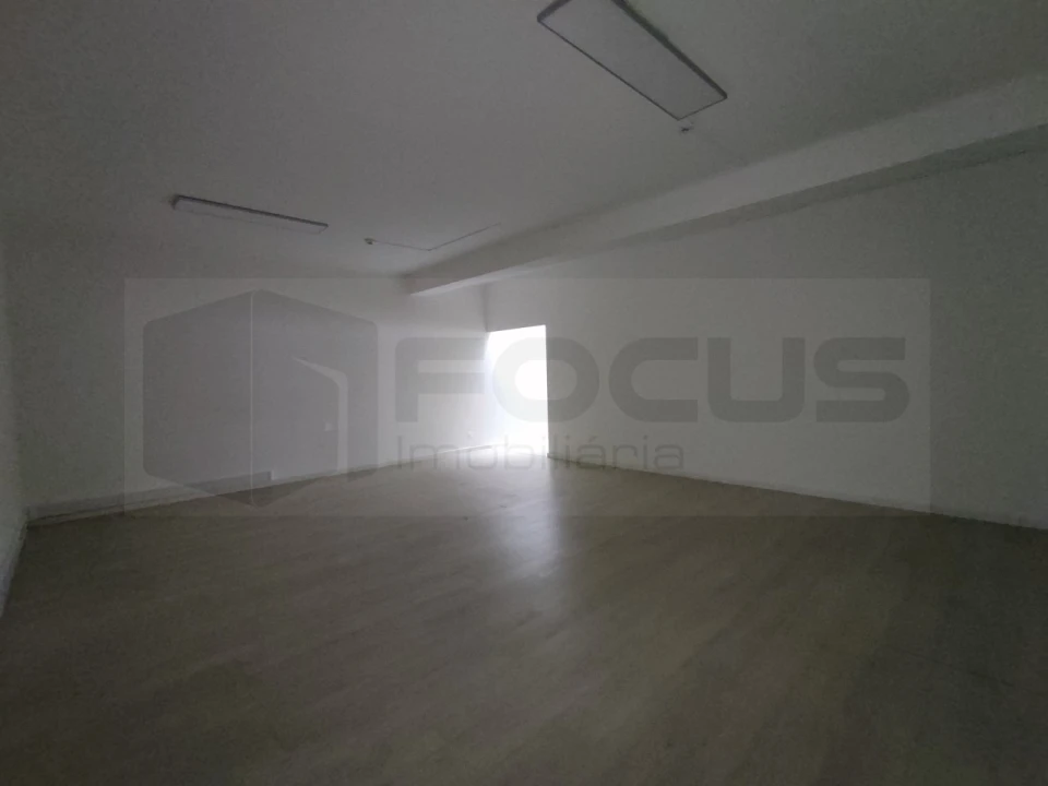 Loja para Arrendamento em Aradas Foto 19