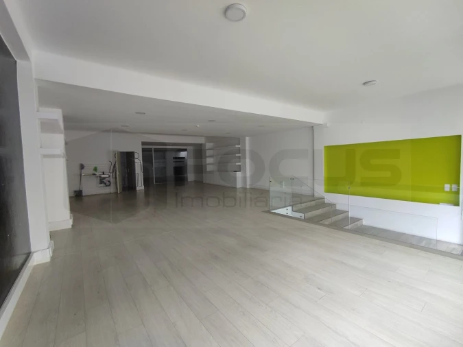 Loja para Arrendamento em Aradas Foto 4