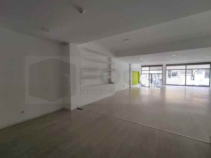 Loja para Arrendamento em Aradas Foto 7