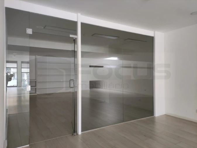 Loja para Arrendamento em Aradas Foto 13