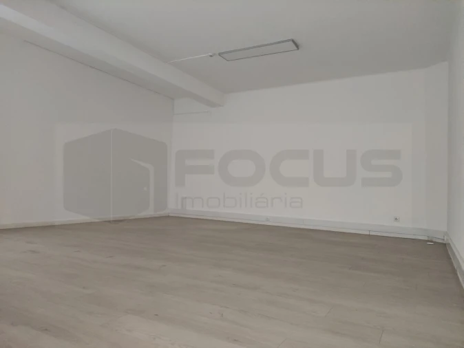 Loja para Arrendamento em Aradas Foto 20