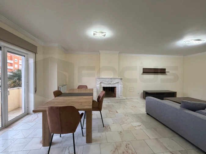 Moradia T4 para Arrendamento em Glória e Vera Cruz Foto 2