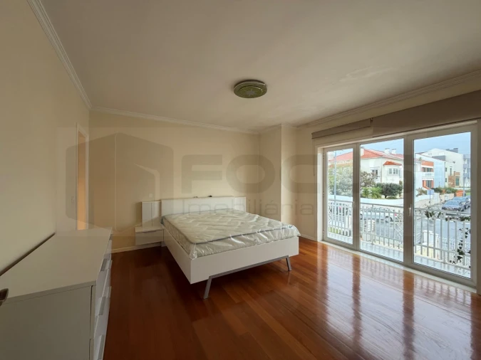 Moradia T4 para Arrendamento em Glória e Vera Cruz Foto 25