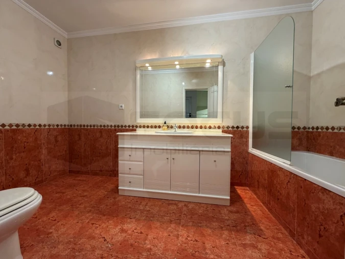 Moradia T4 para Arrendamento em Glória e Vera Cruz Foto 29