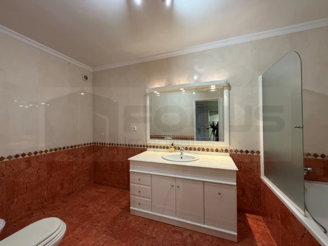 Moradia T4 para Arrendamento em Glória e Vera Cruz Foto 31