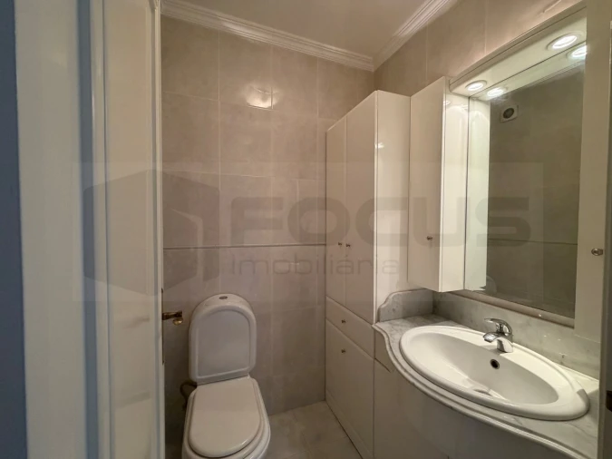 Moradia T4 para Arrendamento em Glória e Vera Cruz Foto 32