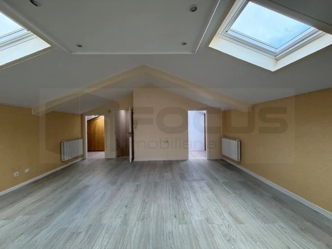 Moradia T4 para Arrendamento em Glória e Vera Cruz Foto 36