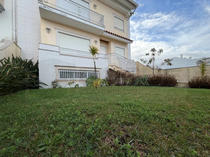 Moradia T4 para Arrendamento em Glória e Vera Cruz Foto 42