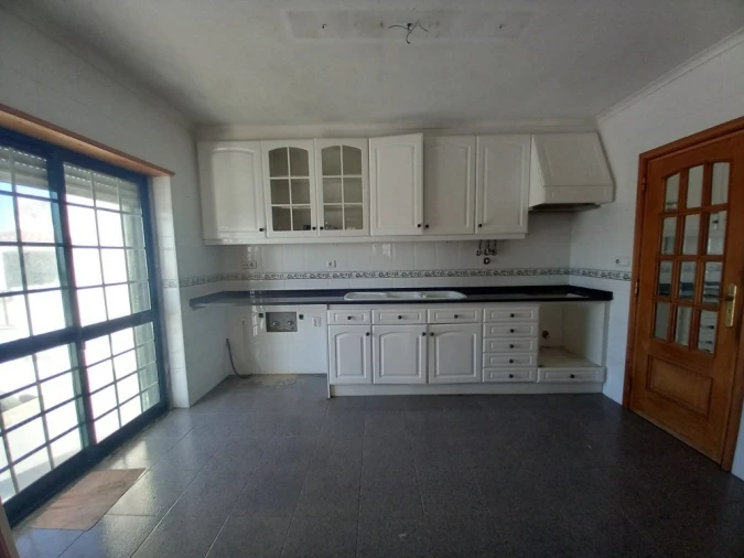 Moradia T4 para Venda em Santo Isidoro Foto 9