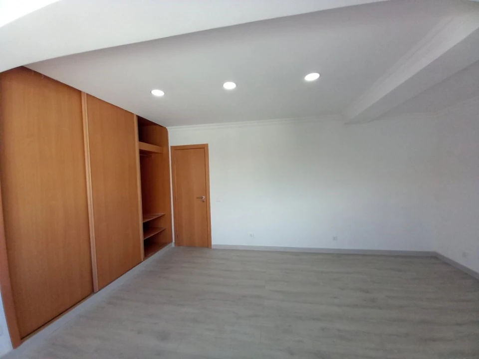 Moradia T3 para Venda em Carcavelos e Parede Foto 21