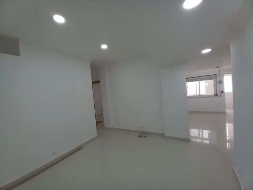 Moradia T3 para Venda em Carcavelos e Parede Foto 49