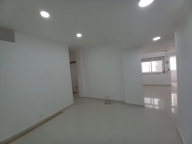 Moradia T3 para Venda em Carcavelos e Parede Foto 49