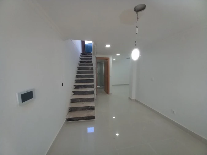 Moradia T3 para Venda em Carcavelos e Parede Foto 66