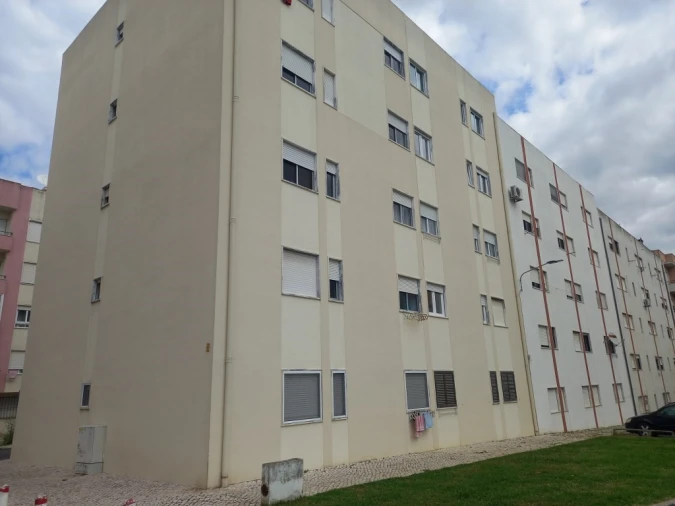 Apartamento T2 para Venda em Carregado e Cadafais Foto 27