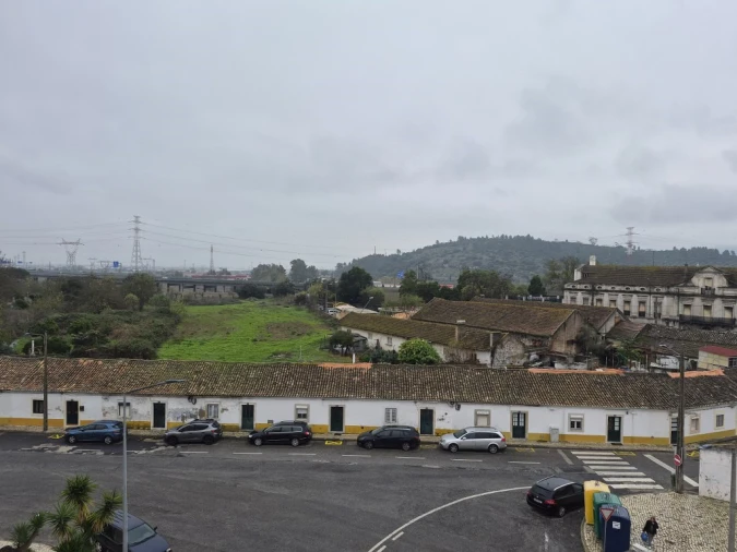 Apartamento T2 para Venda em Carregado e Cadafais Foto 34