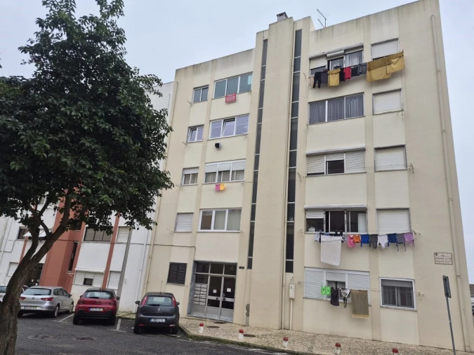 Apartamento T2 para Venda em Carregado e Cadafais Foto 41