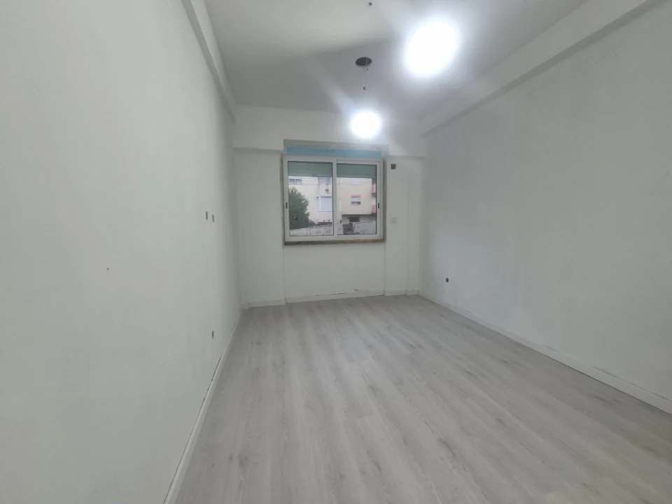 Apartamento para Venda em Póvoa de Santo Adrião e Olival Basto Foto 17