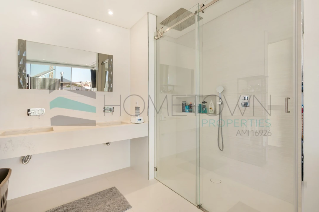 Moradia T3 para Venda em Quarteira Foto 19