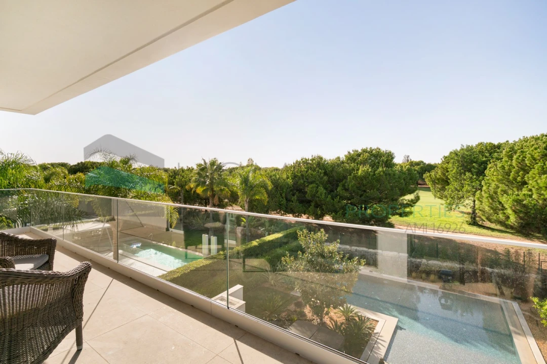 Moradia T3 para Venda em Quarteira Foto 10