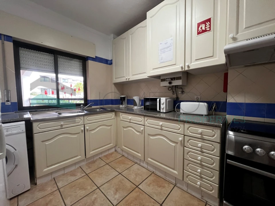 Apartamento T2 para Venda em Quarteira Foto 8