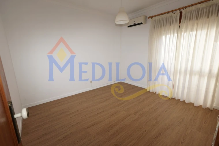 Apartamento para Venda em Vila Real de Santo Antonio Foto 5