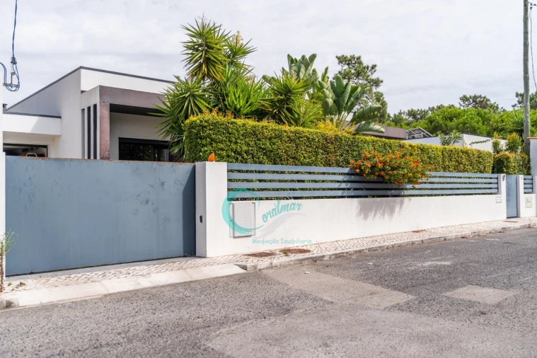 Moradia T3 para Venda em Charneca de Caparica e Sobreda Foto 42