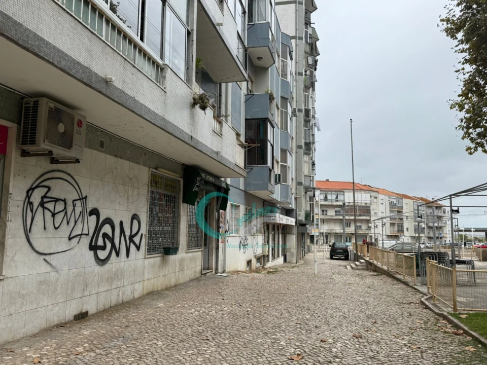 Apartamento T3 para Venda em Corroios Foto 13