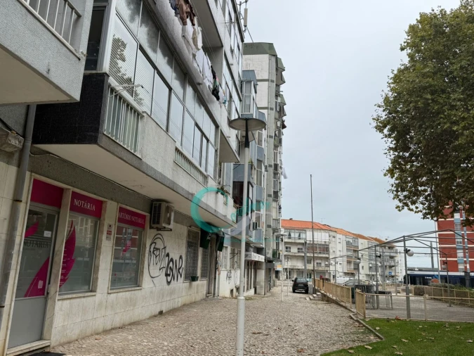 Apartamento T3 para Venda em Corroios Foto 11