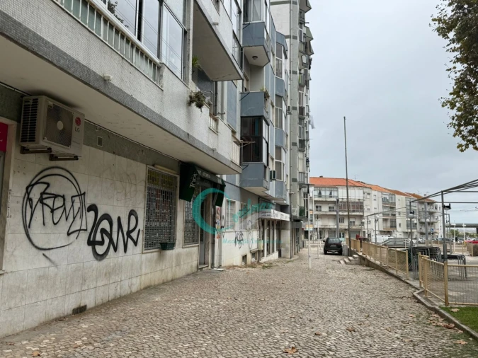 Apartamento T3 para Venda em Corroios Foto 13